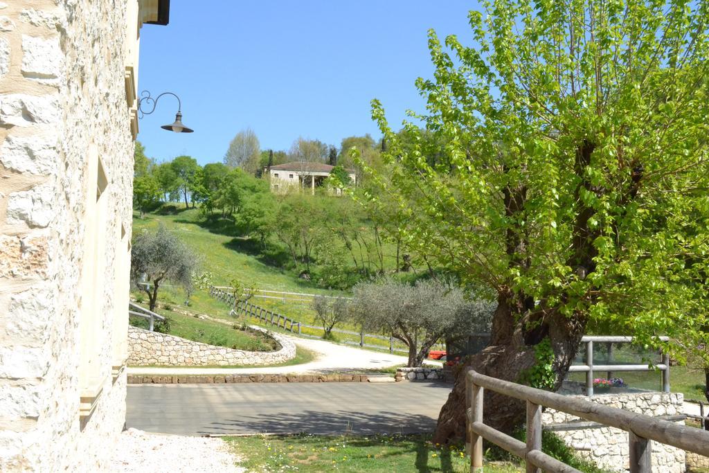 Bed and Breakfast Casale La Rocchetta Лоніго Екстер'єр фото