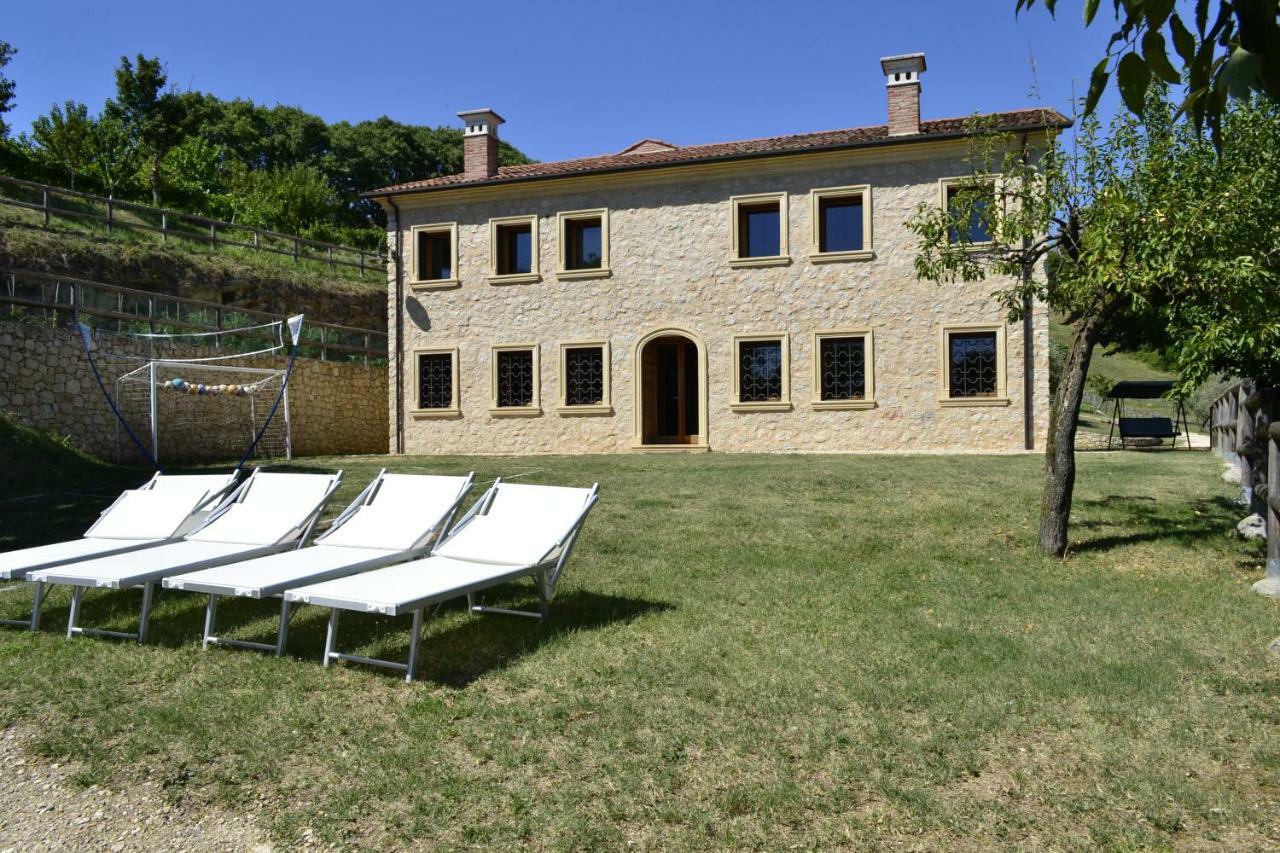 Bed and Breakfast Casale La Rocchetta Лоніго Екстер'єр фото